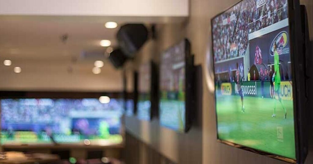 Choosing the Right Commercial Displays for a Sports Bar